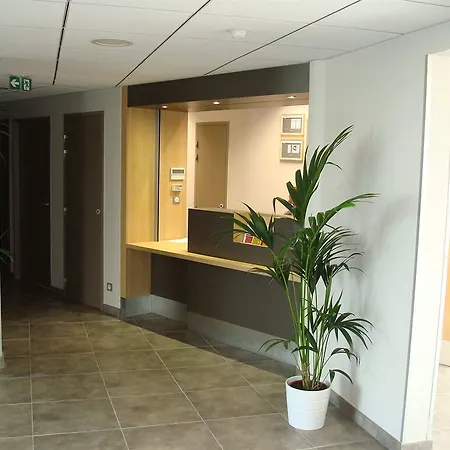 Отель Clermont-ferrand Nord 2*